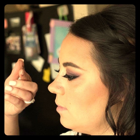 Meet your Posher, Allyssa - Picture 1 of 1